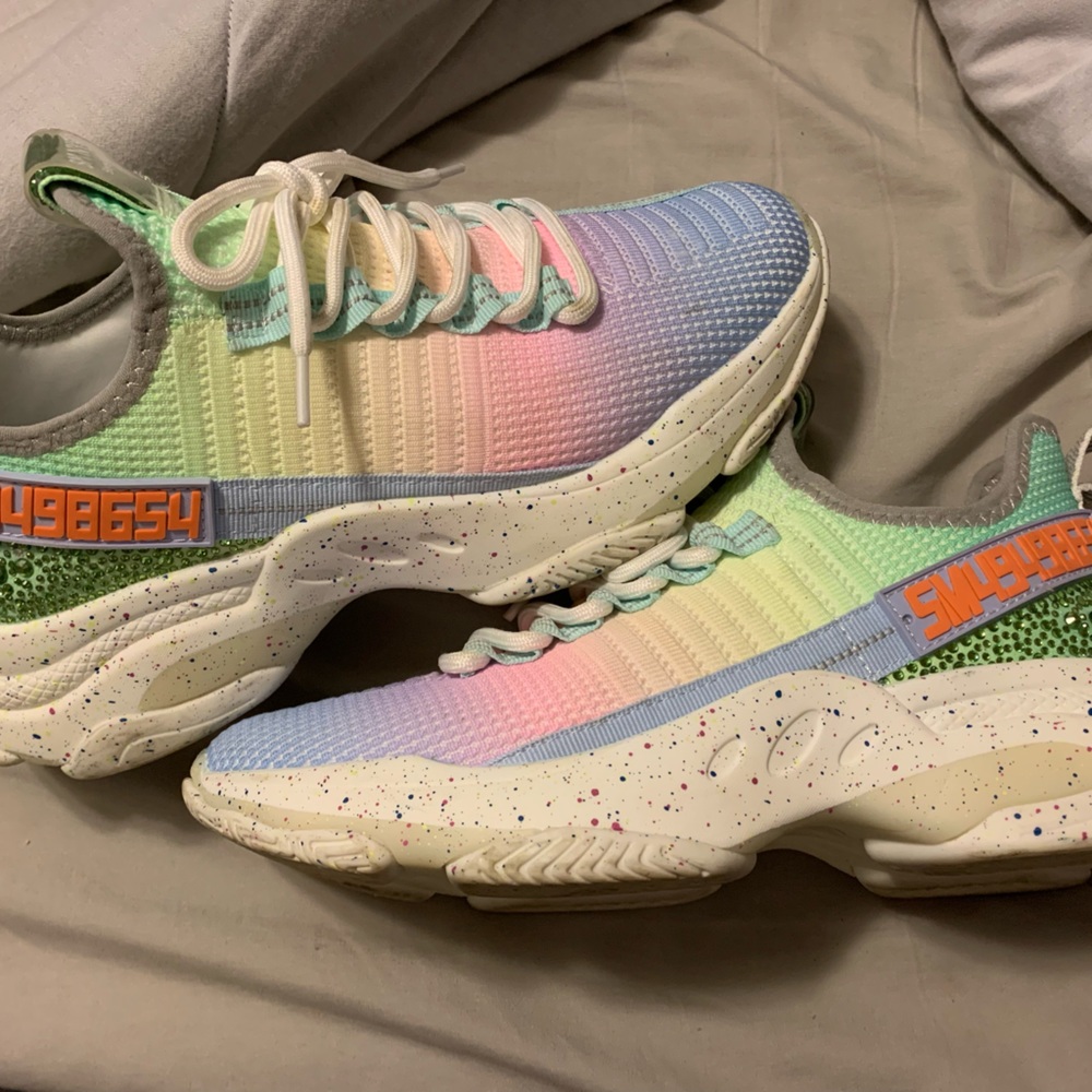 Steve Madden rainbow maximas